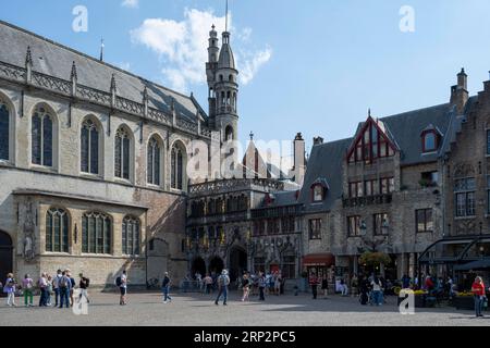 Municipio e Basilica del Sacro sangue a Bruges, Fiandre, Belgio Foto Stock