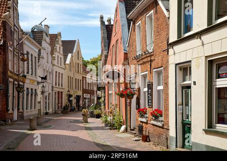 Case storiche nella città vecchia, Leer, Frisia orientale, bassa Sassonia, Germania Foto Stock