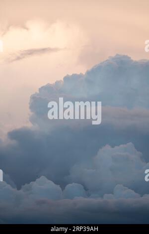 Cieli spettacolari su Bridgnorth, Shropshire, Inghilterra Foto Stock