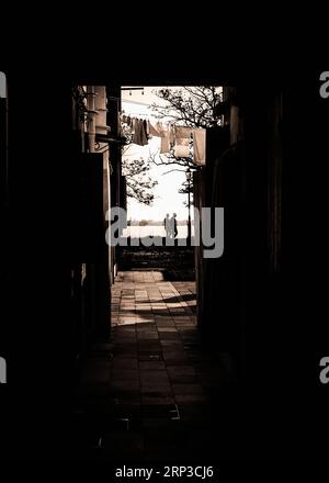 Isola di Burano nella laguna veneta, comune di Venezia, Italia. Scena di vicoli. Foto Stock
