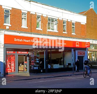 Facciata del negozio della British Heart Foundation, Cardiff, Galles del Sud Foto Stock