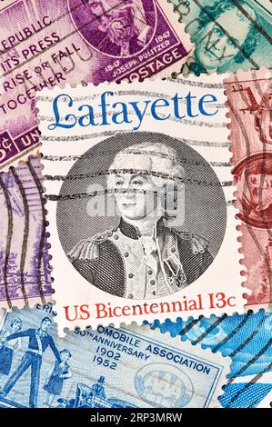Madrid, Spagna; 08-13-2023: Francobollo postale degli Stati Uniti d'America, del valore di tredici centesimi, con un ritratto del marchese de la Fayette che impazzisce Foto Stock