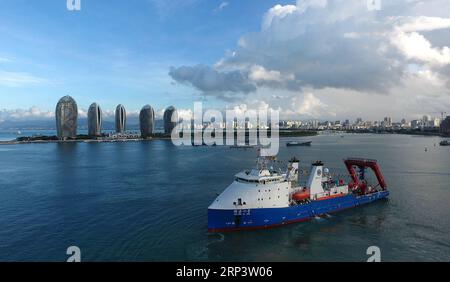 (181016) -- PECHINO, 16 ottobre 2018 -- la nave di ricerca oceanica Tansuo-1, con l'equipaggio sommergibile Deep Sea Warrior a bordo, è raffigurata a Sanya, nella provincia di Hainan nel sud della Cina, 3 ottobre 2017. L'Institute Deep-Sea Science and Engineering (IDSSE) della Chinese Academy of Sciences (CAS) ha sede a Sanya. (lmm) Xinhua titoli: Hainan FTZ apre nuovi orizzonti in Cina GuoxCheng PUBLICATIONxNOTxINxCHN Foto Stock