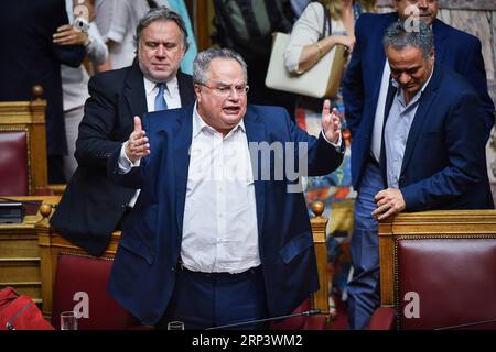 (181017) -- ATENE, 17 ottobre 2018 -- foto scattata l'11 ottobre 2018 mostra il ministro degli Esteri greco Nikos Kotzias ad Atene, Grecia. Il primo ministro greco Alexis Tsipras ha accettato il 17 ottobre le dimissioni del ministro degli Esteri Nikos Kotzias, secondo una dichiarazione stampa inviata tramite e-mail dall'ufficio del Premier. )(rh) GRECIA-ATENE-MINISTRO DEGLI ESTERI-DIMISSIONI MariosxLolos PUBLICATIONxNOTxINxCHN Foto Stock