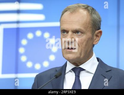 (181018) -- BRUXELLES, 18 ottobre 2018 -- il presidente del Consiglio europeo Donald Tusk ha tenuto una conferenza stampa con il presidente della Commissione europea Jean-Claude Juncker (non visto) dopo il vertice dell'UE del 18 ottobre 2018 a Bruxelles, capitale del Belgio. ) (lrz) VERTICE BELGIO-BRUXELLES-UE YexPingfan PUBLICATIONxNOTxINxCHN Foto Stock