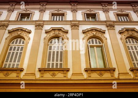 Palazzo barocco situato nella città di Keszthely, Zala, Ungheria. Foto di alta qualità Foto Stock