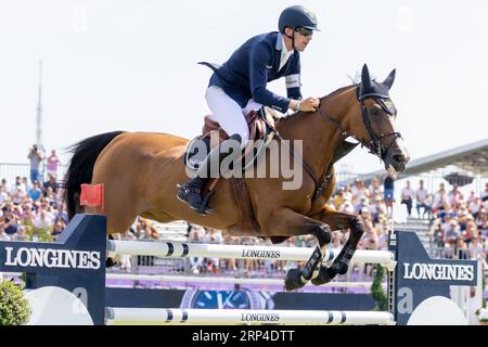 Milano, Italia. 3 settembre 2023. VON ECKERMANN Henrik svedese in sella ad Iliana durante il Campionato europeo di salto FEI 2023, evento equestre il 3 settembre 2023 all'ippodromo Snai San Siro di Milano, Italia durante il Campionato europeo di salto 2023, gara equestre internazionale a Milano, Italia, 03 settembre 2023 credito: Agenzia fotografica indipendente/Alamy Live News Foto Stock