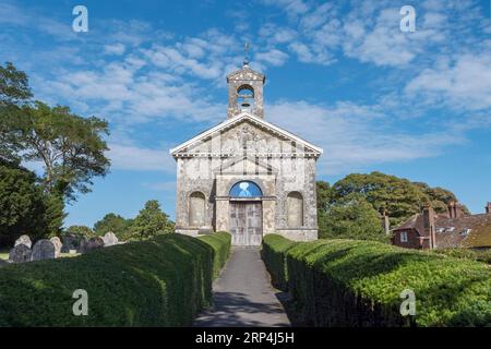 Chiesa di Santa Maria Vergine, una chiesa anglicana classificata di grado II* nel villaggio di Glynde nell'East Sussex, Regno Unito. Foto Stock