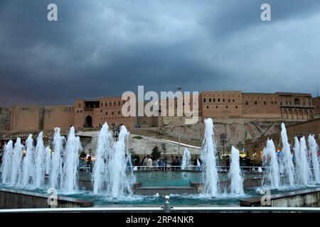 (181114) -- ERBIL (IRAQ), 14 novembre 2018 -- foto scattata il 14 novembre 2018 mostra una vista panoramica della Cittadella di Erbil nel centro di Erbil, Iraq. La Cittadella di Erbil, situata a Erbil, nella regione del Kurdistan in Iraq, è stata iscritta nella lista dei patrimoni dell'umanità dell'UNESCO dal 2014. ) IRAQ-ERBIL-CITTADELLA-PATRIMONIO DELL'Umanità dell'UNESCO KhalilxDawood PUBLICATIONxNOTxINxCHN Foto Stock