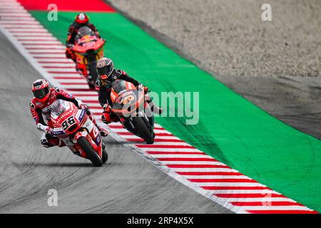 Jake Dixon (96) del Regno Unito di Gran Bretagna e Irlanda del Nord e GASGAS Aspar Team, Aron Canet (40) della Spagna e Pons Wegow Los40 e Albert Arenas (75) della Spagna e Red Bull KTM Ajo durante la GARA MOTO 2 del Gran Premio di Catalunya all'autodromo di Montmelo, Spagna il 3 settembre 2023 (foto: Alvaro Sanchez) credito: CORDON PRESS/Alamy Live News Foto Stock