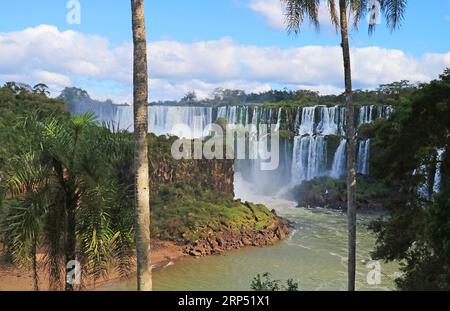 Salto San Martin delle cascate dell'Iguazú, incredibile sito patrimonio dell'umanità dell'UNESCO nella provincia di Misiones, Argentina, Sud America Foto Stock