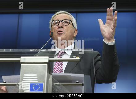 (181125) -- BRUXELLES, 25 novembre 2018 -- il presidente della Commissione europea Jean-Claude Juncker interviene a una conferenza stampa al termine di uno speciale vertice sulla Brexit a Bruxelles, in Belgio, 25 novembre 2018. Domenica i leader europei hanno approvato l'accordo sulla Brexit al vertice dell'Unione europea (UE), una svolta importante da quando la lunga negoziazione sulla Brexit tra Regno Unito e Unione europea è iniziata un anno e mezzo fa. ) BELGIO-BRUXELLES-UE-BREXIT-CONFERENZA STAMPA YEXPINGFAN PUBLICATIONXNOTXINXCHN Foto Stock