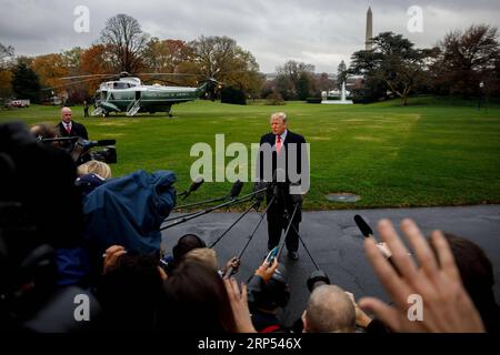 (181126) -- WASHINGTON, 26 novembre 2018 -- il presidente degli Stati Uniti Donald Trump parla ai giornalisti prima di lasciare la Casa Bianca a Washington D.C., negli Stati Uniti, il 26 novembre 2018. Donald Trump ha detto qui lunedì che spera che l'attuale confronto tra Ucraina e Russia si raddrizzerà. ) U.S.-WASHINGTON D.C.-PRESIDENTE-TRUMP-UCRAINA-RUSSIA-CONFRONTATION TINGXSHEN PUBLICATIONXNOTXINXCHN Foto Stock