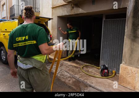 Santa Barbara, Tarragona, Spagna. 3 settembre 2023, Santa BÃ rabara, Tarragona, Spagna: Le case e le strade del comune di Santa BÃ rbara, in provincia di Tarragona, sono state gravemente colpite dalle inondazioni. La pioggia che si è abbassata la mattina presto nella zona montuosa di ''‹''‹Els Ports è scesa sul comune con tutta la forza, entrando nelle case e togliendo ciottoli e pezzi di strada. (Immagine di credito: © Marc Asensio Clupes/ZUMA Press Wire) SOLO USO EDITORIALE! Non per USO commerciale! Crediti: ZUMA Press, Inc./Alamy Live News Foto Stock