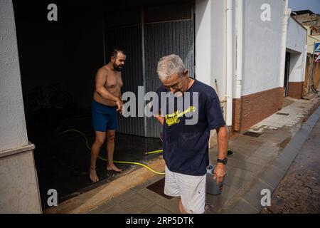 Santa Barbara, Tarragona, Spagna. 3 settembre 2023, Santa BÃ rabara, Tarragona, Spagna: Le case e le strade del comune di Santa BÃ rbara, in provincia di Tarragona, sono state gravemente colpite dalle inondazioni. La pioggia che si è abbassata la mattina presto nella zona montuosa di ''‹''‹Els Ports è scesa sul comune con tutta la forza, entrando nelle case e togliendo ciottoli e pezzi di strada. (Immagine di credito: © Marc Asensio Clupes/ZUMA Press Wire) SOLO USO EDITORIALE! Non per USO commerciale! Crediti: ZUMA Press, Inc./Alamy Live News Foto Stock