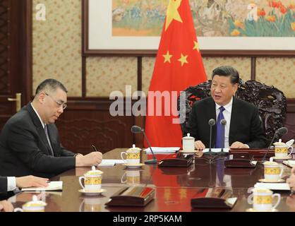 (181217) -- PECHINO, 17 dicembre 2018 -- il presidente cinese Xi Jinping (R) incontra l'amministratore delegato della regione amministrativa speciale di Macao Chui Sai On, Who is in a duty visit, a Pechino, capitale della Cina, 17 dicembre 2018. ) CHINA-BEIJING-XI RIUNIONE ESECUTIVA (CN) DELLA RAS DI JINPING-MACAO XIEXHUANCHI PUBLICATIONXNOTXINXCHN Foto Stock