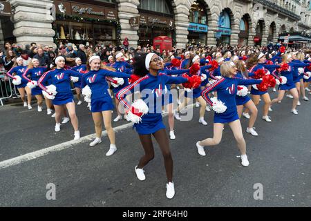 (190101) -- LONDRA, 1 gennaio 2019 -- gli artisti partecipano alla parata annuale del Capodanno a Londra, in Gran Bretagna, 1 gennaio 2019. ) BRITAIN-LONDON-NEW YEAR-PARADE RayxTang PUBLICATIONxNOTxINxCHN Foto Stock