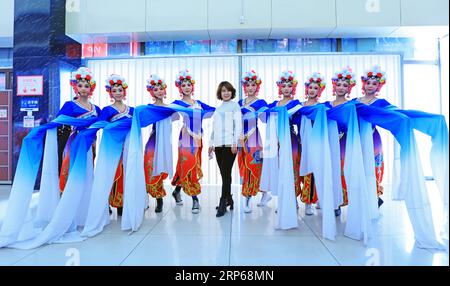 Contea di Luannan - 25 gennaio 2019: Ping Opera interprete femminile in Training, contea di Luannan, provincia di Hebei, Cina Foto Stock