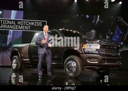 (190115) -- DETROIT, 15 gennaio 2019 (Xinhua) -- Reid Bigland, responsabile del marchio RAM, presenta RAM3500 Heavy Duty Pickup durante una conferenza stampa al North American International Auto Show (NAIAS) 2019 a Detroit, negli Stati Uniti, il 14 gennaio 2019. L'esposizione annuale di Detroit di quest'anno è stata inaugurata lunedì e durerà fino a gennaio 27. (Xinhua/Wang Ping) U.S.-DETROIT-AUTO SHOW-NAIAS PUBLICATIONxNOTxINxCHN Foto Stock