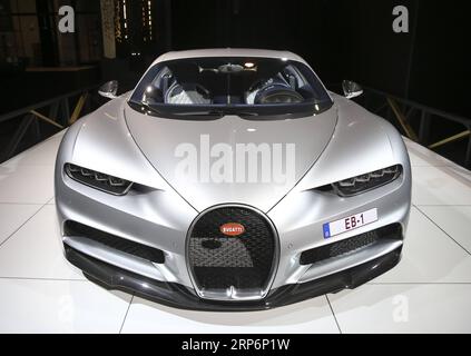 (190117) -- BRUXELLES, 17 gennaio 2019 -- foto scattata il 17 gennaio 2019 mostra un'auto Bugatti Chiron al salone Dream Cars del 97° Salone dell'automobile di Bruxelles, Belgio. Il 97° Salone dell'automobile di Bruxelles aprirà al pubblico il 19 gennaio. Circa 40 auto di lusso sono esposte al salone Dream Cars durante il salone dell'automobile. ) BELGIO-BRUXELLES-MOTOR SHOW-PREVIEW YexPingfan PUBLICATIONxNOTxINxCHN Foto Stock