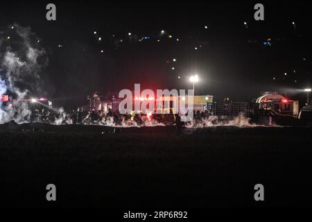 (190119) -- TLAHUELILPAN, 19 gennaio 2019 (Xinhua) -- MEXICO-HIDALGO-PIPELINE-EXPLOSION foto scattata il 19 gennaio 2019 mostra il sito di un'esplosione di oleodotti nel comune di Tlahuelilpan, stato di Hidalgo, Messico. Almeno 20 persone sono rimaste uccise e altre 54 ferite in un'esplosione di oleodotti nello stato messicano centrale di Hidalgo venerdì, hanno detto le autorità locali. (Xinhua/Xin Yuewei) MESSICO-HIDALGO-PIPELINE-EXPLOSION PUBLICATIONxNOTxINxCHN Foto Stock