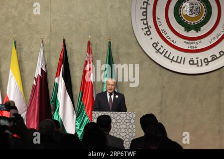 (190120) -- BEIRUT, 20 gennaio 2019 -- il segretario generale della Lega araba Ahmed Aboul-Gheit parla a una conferenza stampa dopo il vertice sullo sviluppo economico e sociale arabo, a Beirut, Libano, 20 gennaio 2019. I leader e i funzionari arabi domenica hanno esortato la comunità internazionale a sostenere le nazioni che ospitano rifugiati siriani e ad adottare misure per ridurre al minimo l'impatto della crisi dei rifugiati. L'appello è stato fatto nella dichiarazione di Beirut emessa come vertice arabo per lo sviluppo economico e sociale concluso nella capitale libanese. ) VERTICE LIBANO-BEIRUT-SULLO SVILUPPO ECONOMICO E SOCIALE ARABO-CONCLUSIONE LIXLIAN Foto Stock