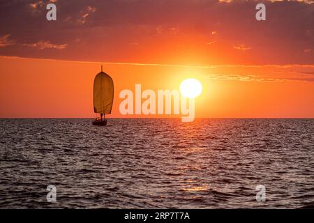 Midsummersail 2023. La più lunga regata del Mar Baltico da Wismar a Toere. Partecipazione di Philipp Hympendahl. Termina la foto sulla boa più a nord Foto Stock