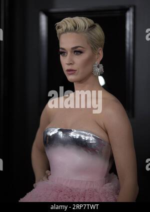 (190212) -- LOS ANGELES, 12 febbraio 2019 () -- Katy Perry arriva per il 61° Annual Grammy Awards tenutosi a Los Angeles, negli Stati Uniti, 10 febbraio 2019. () U.S.-LOS ANGELES-GRAMMY AWARDS xinhua PUBLICATIONxNOTxINxCHN Foto Stock