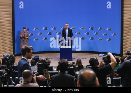 (190214) -- BRUXELLES, 14 febbraio 2019 -- il segretario generale della NATO Jens Stoltenberg partecipa a una conferenza stampa dopo la riunione dei ministri della difesa della NATO presso la sede della NATO a Bruxelles, in Belgio, 14 febbraio 2019. ) BELGIO-BRUXELLES-NATO-CONFERENZA STAMPA ZhengxHuansong PUBLICATIONxNOTxINxCHN Foto Stock