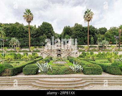 Scala barocca, parco o giardino, Villa Garzoni, Giardino Garzoni, Collodi, Pescia, Provincia di Pistoia, Toscana, Italia Foto Stock