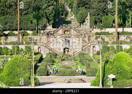 Scala barocca, parco o giardino, Villa Garzoni, Giardino Garzoni, Collodi, Pescia, Provincia di Pistoia, Toscana, Italia Foto Stock