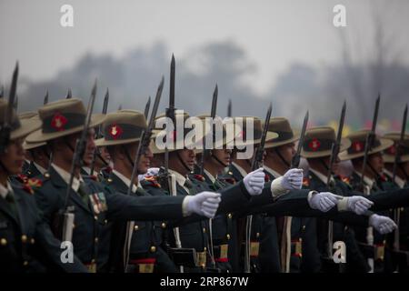 (190219) -- KATHMANDU, 19 febbraio 2019 -- il personale dell'esercito del Nepal marcia in una parata durante la celebrazione della giornata nazionale della democrazia a Tundikhel a Kathmandu, Nepal, 19 febbraio 2019. Il 69° giorno nazionale della democrazia del Nepal è stato osservato martedì con vari programmi per commemorare il giorno in cui la nazione ha raggiunto la libertà dal regime di Rana. ) NEPAL-KATHMANDU-DEMOCRACY DAY sulavxshrestha PUBLICATIONxNOTxINxCHN Foto Stock