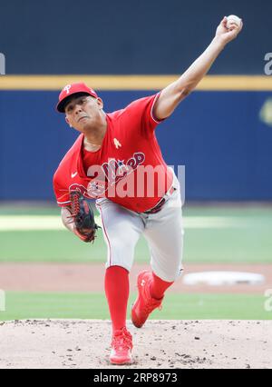 Milwaukee, Stati Uniti. 3 settembre 2023. Il lanciatore titolare dei Philadelphia Phillies Ranger Suarez lanciò contro i Milwaukee Brewers nel primo inning della loro partita di baseball all'American Family Field di Milwaukee, Wisconsin, domenica 3 settembre 2023. Foto di Tannen Maury/UPI Credit: UPI/Alamy Live News Foto Stock