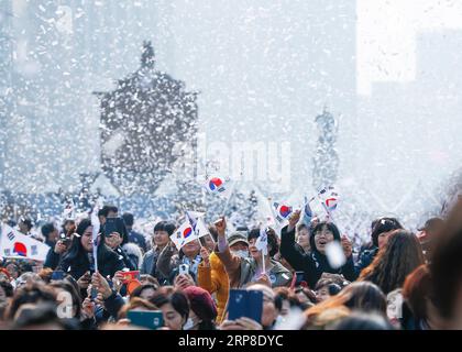 (190301) -- SEUL, 1 marzo 2019 (Xinhua) -- le persone prendono parte a una cerimonia che segna il 100° anniversario del movimento d'indipendenza del 1° marzo contro l'occupazione coloniale giapponese a Seul, Corea del Sud, 1 marzo 2019. (Xinhua/Wang Jingqiang) COREA DEL SUD-MARZO PRIMO MOVIMENTO DI INDIPENDENZA-CERIMONIA PUBLICATIONxNOTxINxCHN Foto Stock