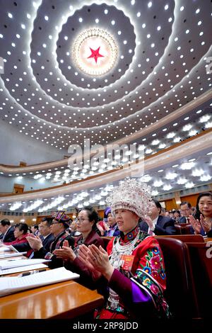 (190308) -- PECHINO, 8 marzo 2019 -- la seconda riunione plenaria della seconda sessione del XIII Congresso Nazionale del popolo (NPC) si tiene presso la grande sala del popolo a Pechino, capitale della Cina, 8 marzo 2019. ) (DUE SESSIONI)CINA-PECHINO-NPC-SECONDA RIUNIONE PLENARIA (CN) WANGXYUGUO PUBLICATIONXNOTXINXCHN Foto Stock