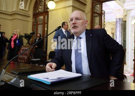 (190313) -- BUCAREST, 13 marzo 2019 -- il primo vicepresidente della Commissione europea Frans Timmermans partecipa alla riunione informale dei ministri e dei segretari di Stato dell'UE per gli affari europei a Bucarest, in Romania, il 12 marzo 2019. Il futuro quadro finanziario pluriennale dell'Unione europea (UE) deve rispondere sia alle priorità dell'UE sia alle nuove sfide inaspettate, ha affermato martedì Timmermans . ) ROMANIA-BUCAREST-EU-BUDGET CristianxCristel PUBLICATIONxNOTxINxCHN Foto Stock