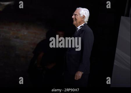 Venezia, Italia. 2 settembre 2023. Giorgio Armani partecipa alla sfilata "una notte a Venezia" di Giorgio Armani sabato 2 settembre 2023 a Venezia. Foto di Rocco Spaziani/UPI Credit: UPI/Alamy Live News Foto Stock