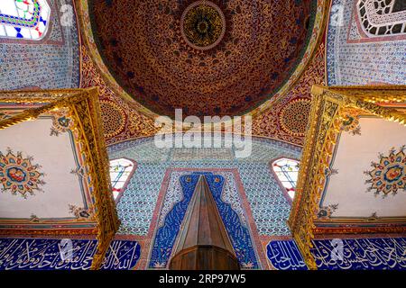 Camera da letto del Sultano Murad III presso l'Harem del Palazzo Topkapi. Istanbul, Turchia Foto Stock