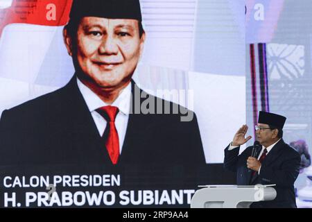 (190330) -- GIACARTA, 30 marzo 2019 -- il candidato presidenziale indonesiano Prabowo Subianto parla durante il quarto dibattito a Giacarta, Indonesia, 30 marzo 2019. L'Indonesia terrà le sue elezioni presidenziali nell'aprile 2019. Agung Kuncahya B) INDONESIA-GIACARTA-ELEZIONI PRESIDENZIALI-DIBATTITO AgungxKuncahyaxB. PUBLICATIONxNOTxINxCHN Foto Stock