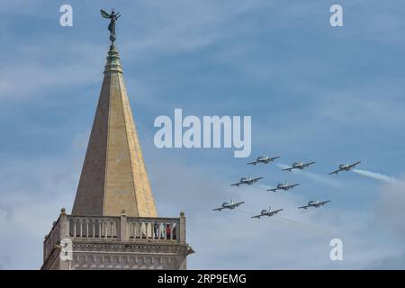 KROATIEN, Flugshow der frecce Tricolori über Zadar (190404) -- ZARA, 4 aprile 2019 -- la squadra aerobatica dell'Aeronautica militare frecce Tricolori esegue in un volo di pratica a Zara, Croazia, 4 aprile 2019. ) CROAZIA-ZARA-SPETTACOLO AEROBATICO DinoxStanin PUBLICATIONxNOTxINxCHN Foto Stock