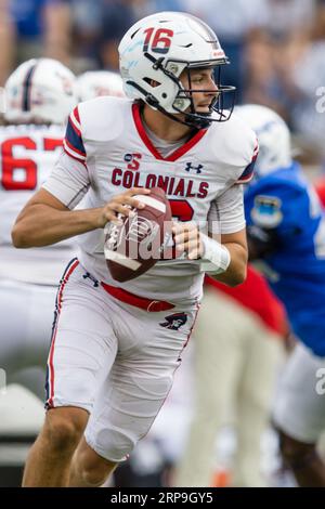 02 settembre 2023: Il quarterback Robert Morris Anthony Chiccitt (16) passa durante una partita di football NCAA della stagione regolare tra i Robert Morris Colonials e gli Air Force Falcons il 2 settembre 2023, al Falcon Stadium nella United States Air Force Academy, CO.. Mat Gdowski/CSM Foto Stock