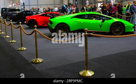 (190414) -- PRAGA, 14 aprile 2019 (Xinhua) -- le auto sono in mostra durante AutoShow Prague, a Praga, Repubblica Ceca, 13 aprile 2019. La fiera automobilistica di tre giorni ha chiuso qui la domenica. (Xinhua/Dana Kesnerova) REPUBBLICA CECA-PRAGA-AUTOSHOW PUBLICATIONxNOTxINxCHN Foto Stock