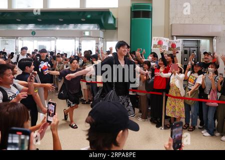 Aeroporto di Naha, Okinawa, Giappone. 4 settembre 2023. (Da L a R) Yuki Togashi, Yuta Watanabe (JPN), 4 SETTEMBRE 2023 - Basket : FIBA Basketball World Cup 2023 all'aeroporto di Naha, Okinawa, Giappone. Crediti: YUTAKA/AFLO SPORT/Alamy Live News Foto Stock