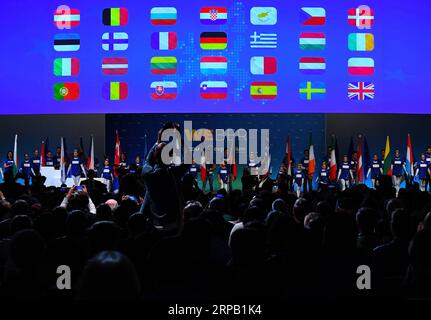 (190524) -- MONACO DI BAVIERA, 24 maggio 2019 (Xinhua) -- la foto scattata il 24 maggio 2019 mostra il candidato più alto del Partito Popolare europeo (PPE) per le elezioni europee l'ultima manifestazione della campagna elettorale di Manfred Weber prima delle elezioni di Monaco, in Germania. L'Europa è sinonimo di sicurezza e prosperità, ha affermato qui venerdì Manfred Weber, invitando gli elettori a difendere l'Europa contro il nazionalismo. (Xinhua/Lu Yang) GERMANIA-MONACO-ELEZIONI EUROPEE-CANDIDATO del PPE-MANFRED WEBER PUBLICATIONxNOTxINxCHN Foto Stock