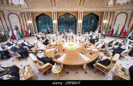 (190531) -- LA MECCA (ARABIA SAUDITA), 31 maggio 2019 -- un vertice di emergenza del Consiglio di cooperazione del Golfo (GCC) si tiene a la Mecca, in Arabia Saudita, il 30 maggio 2019. La Lega araba e il Consiglio di cooperazione del Golfo di giovedì hanno invitato l'Iran a riconsiderare il suo ruolo nella regione, l'Agenzia di stampa saudita ha riferito venerdì. In un comunicato stampa dopo i vertici del Golfo e dell'Arabia Saudita tenutosi nella città saudita della Mecca, il ministro degli Esteri saudita Ibrahim al-Assaf ha espresso il sostegno del Golfo e dei paesi arabi all'Arabia Saudita e agli Emirati Arabi Uniti (Emirati Arabi Uniti) contro i recenti attacchi cui hanno assistito. ) ARABIA SAUDITA-M. Foto Stock