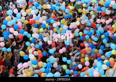 (190605) -- CAIRO, 5 giugno 2019 -- i musulmani celebrano Eid al-Fitr al Cairo, Egitto il 5 giugno 2019. ) EGITTO-CAIRO-EID AL-FITR-CELEBRATION AHMEDXGOMAA PUBLICATIONXNOTXINXCHN Foto Stock