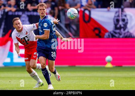 UTRECHT, PAESI BASSI - 3 SETTEMBRE: Jens Toornstra (FC Utrecht) e Mats Wieffer (Feyenoord Rotterdam) durante l'Eredivisie match tra FC Utrecht e S. Foto Stock