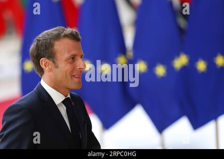 (190620) -- BRUXELLES, 20 giugno 2019 (Xinhua) -- il presidente francese Emmanuel Macron arriva al vertice estivo dell'UE a Bruxelles, in Belgio, 20 giugno 2019. (Xinhua/Zhang Cheng) VERTICE BELGA-BRUXELLES-UE-ESTATE PUBLICATIONxNOTxINxCHN Foto Stock