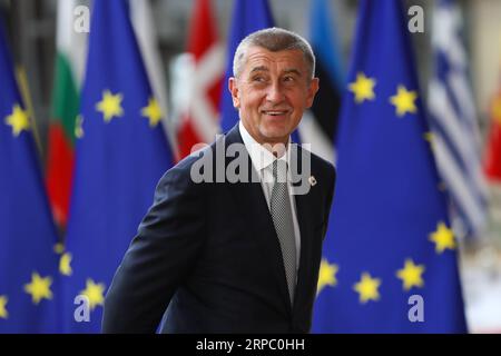 (190620) -- BRUXELLES, 20 giugno 2019 (Xinhua) -- il primo ministro ceco Andrej Babis arriva per il vertice estivo dell'UE a Bruxelles, in Belgio, 20 giugno 2019. (Xinhua/Zhang Cheng) VERTICE BELGA-BRUXELLES-UE-ESTATE PUBLICATIONxNOTxINxCHN Foto Stock