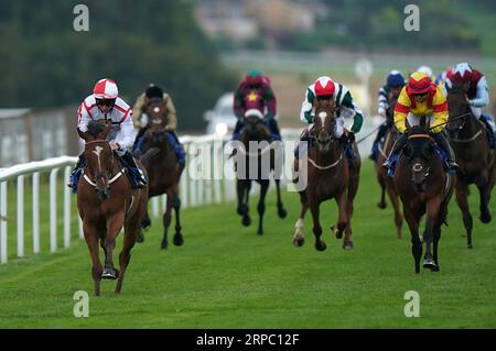 Foto del file datata 20-07-2023 del Monte Olimpo guidato da Rossa Ryan. Mount Olympus è stato chiaramente ringiovanito da un passaggio al cantiere di Alan King e può continuare la sua proficua campagna nel William Hill Keep Your Raceday positive handicap a Goodwood. Data di emissione: Lunedì 4 settembre 2023. Foto Stock